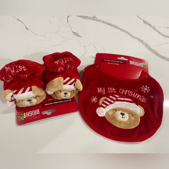 NWT Infants Baby's First Christmas Bib & Booties Set Red - Picture 2 of 12